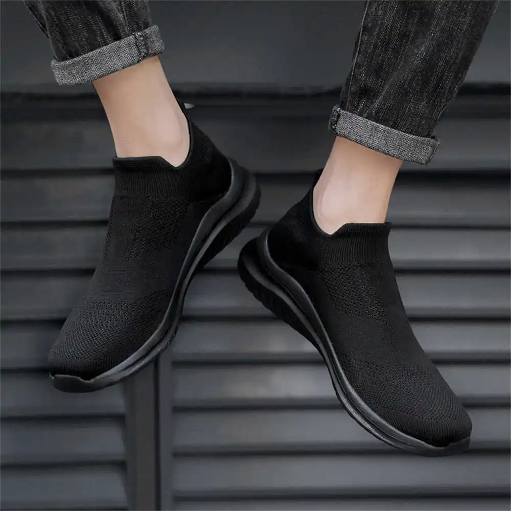 Office Tech Setup - Sepatu olahraga pria, krem lembut baru